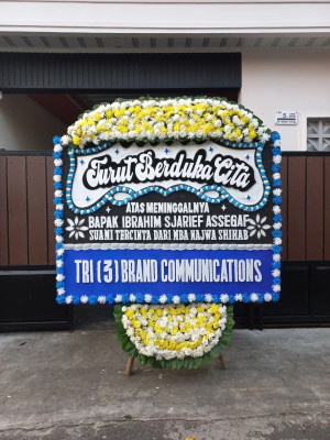 Papan Bunga Duka di Besi